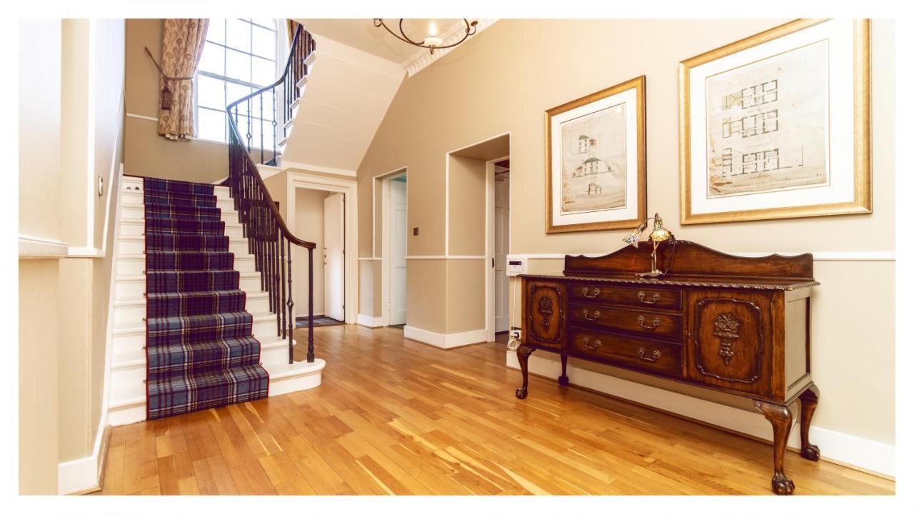 A Luxurious Masterpiece Steps From Stirling Villa Exterior photo